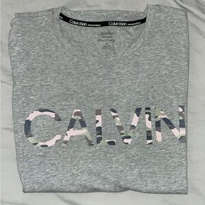 CALVIN KLEIN Performance Gray Camo Logo Tee